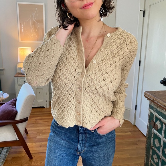 Vintage Sweaters - ♥️ Vintage Cream Knit Cardigan ✨
